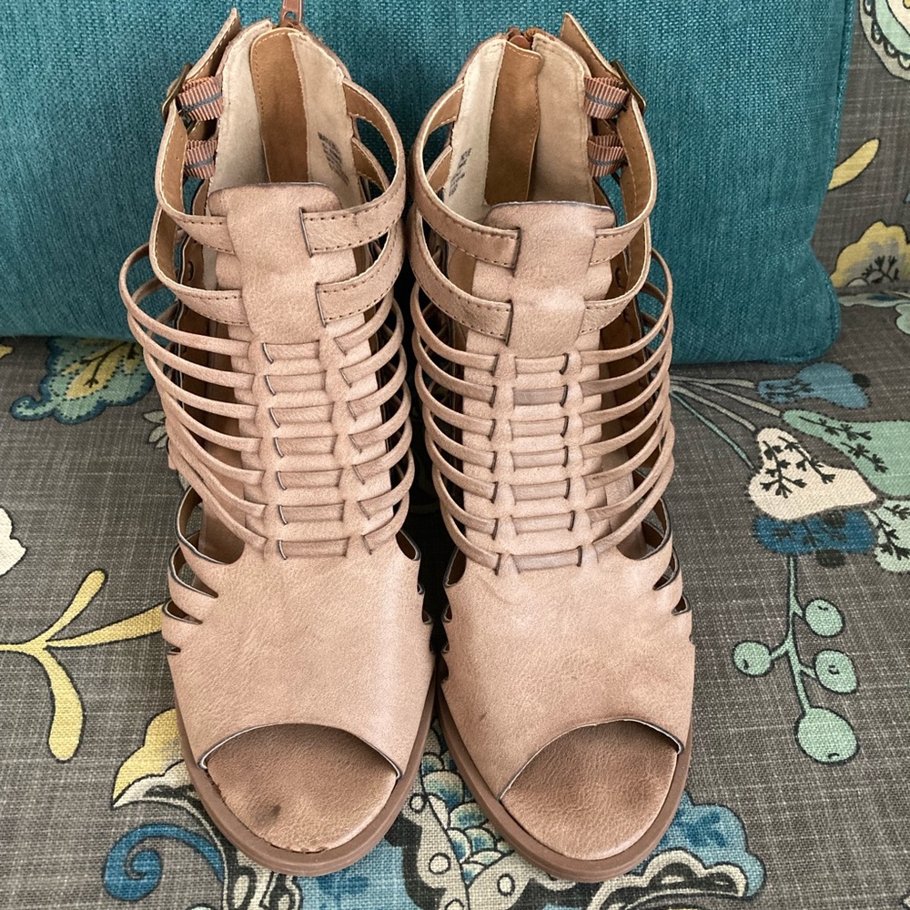 JellyPop taupe booties size 8.5.
